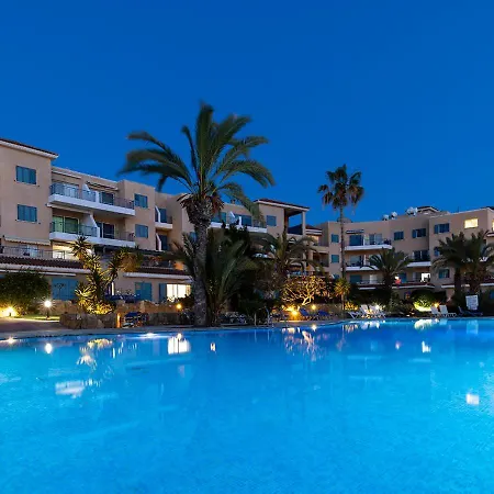 105 Kings Palace - Fabulous 2 Bed, 2 Bath, Large Patio With Garden - Sea Views Paphos Exterior photo